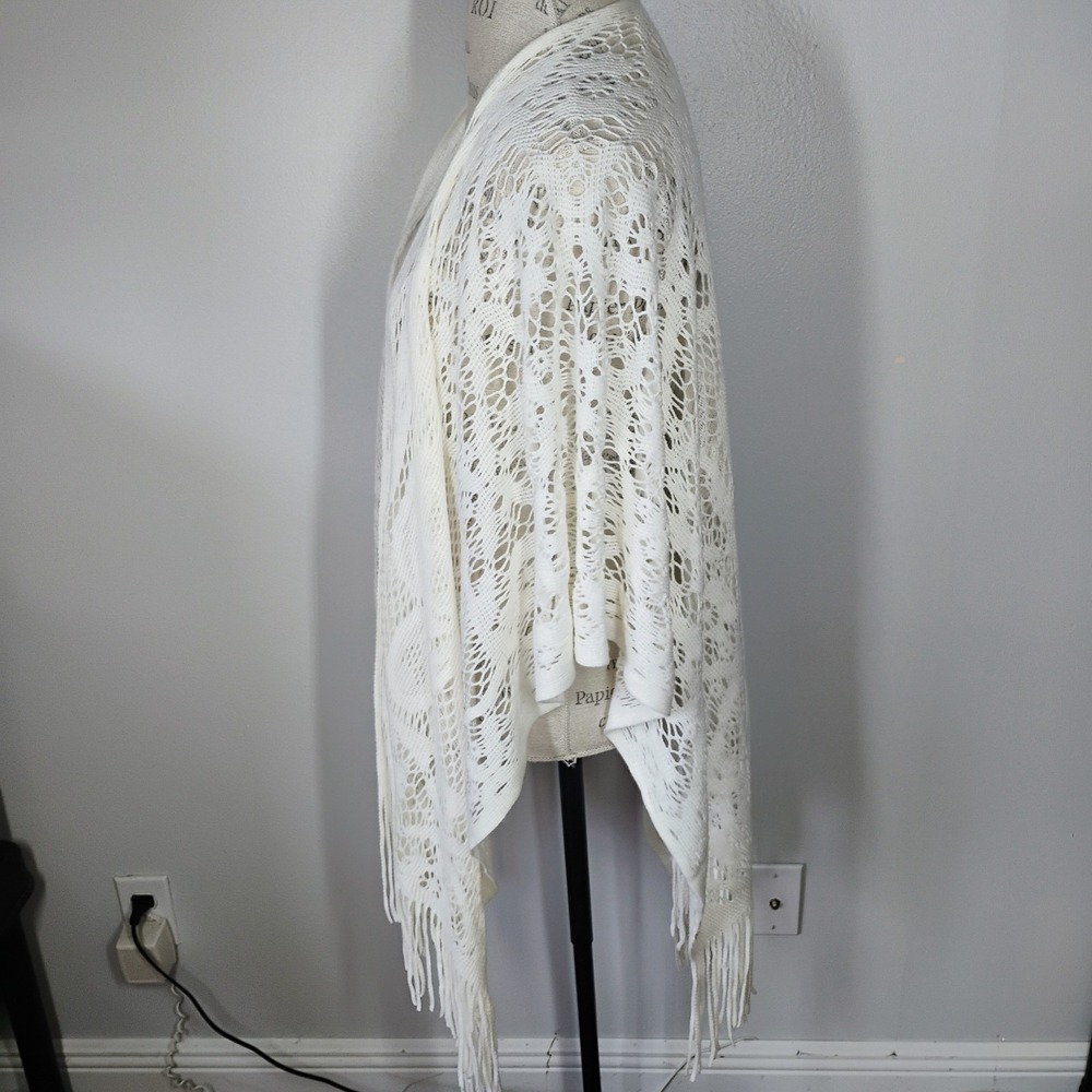 Vintage Butterfly Crochet Knit Shawl Womens One Size Ivory Boho Fairy Grannycore - Picture 3 of 11